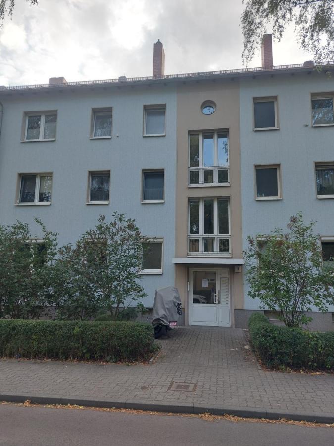 Gemuetliches, Voll Ausgestattetes Apartment Halle  Ngoại thất bức ảnh